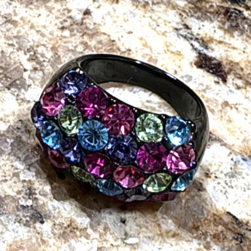 AGATHA PARIS Vintage Multi-Color Stones/Black Enamel Ring in USA! Signed AGATHA